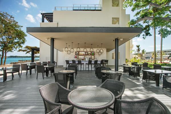 Royalton Negril Resort - Sands Beach Bar